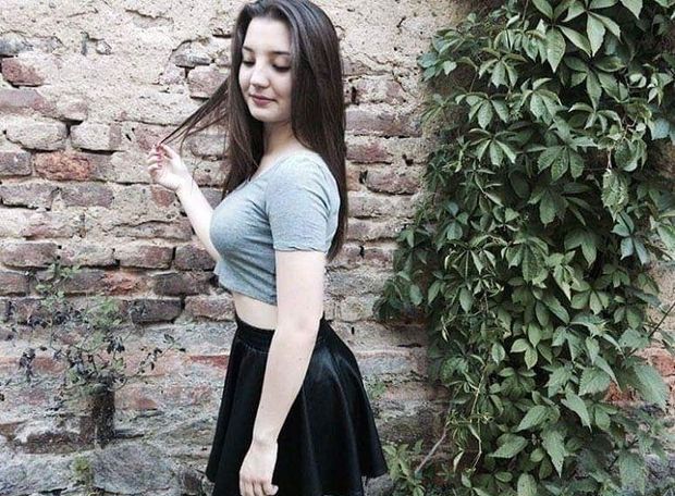 Teen Brunette Skirt