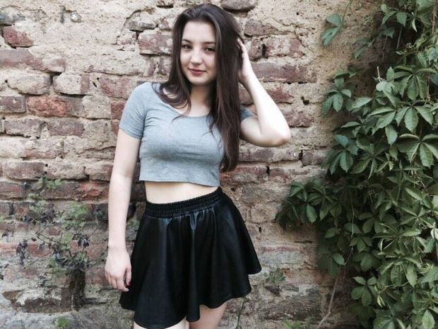 Sweet Brunette Teen Skirt Jugs