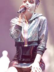 Lily Allen Knickerless Vagina Underskirt