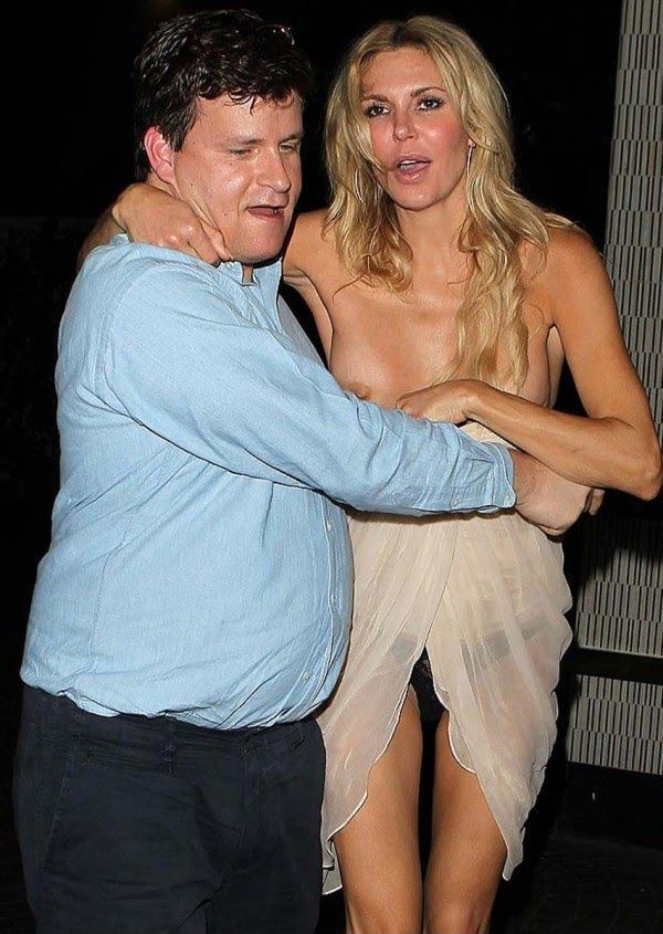Drunk Brandi Glanville Flashes Nipslip & Upskirt