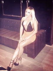 Blonde Party Girl With Really Nice Cleveage