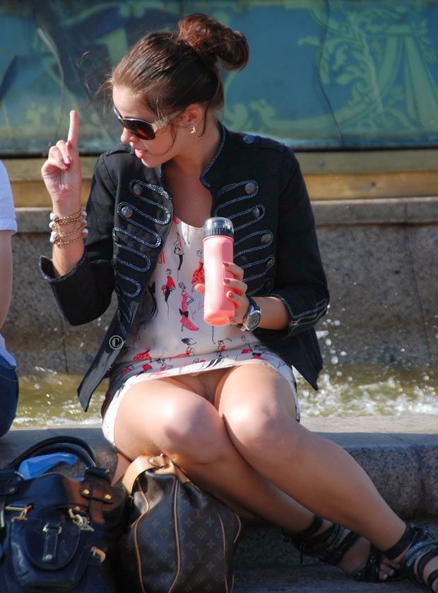Up-skirt Of Sexual Street Amateur Vagina