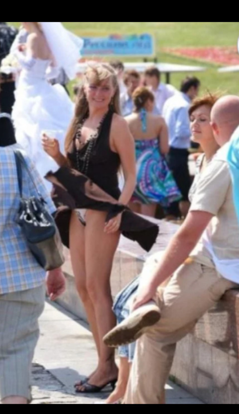 Hot Girlie With Wind Sucking Her Skirt Up