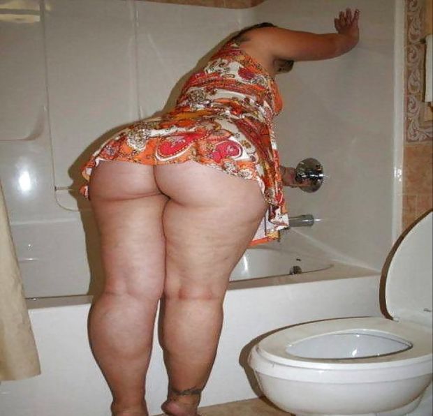 Underskirt Voyeur Snapthot Of My Mothers Huge Backside