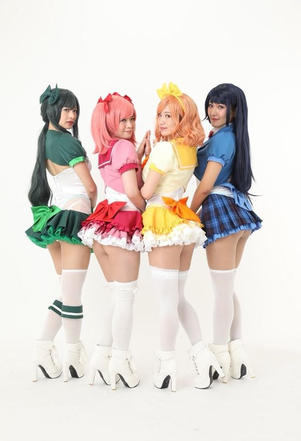 Gotta Love Those Short Skirt Cosplay Costumes