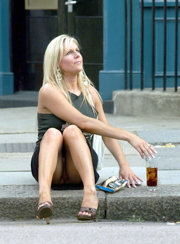 Under Skirt Twat