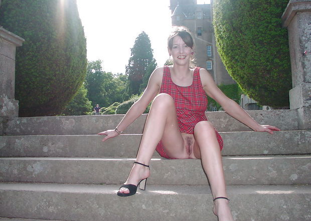 Under Skirt Cunt
