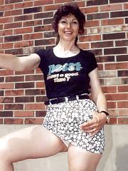 Retro Amateur Jamie Up-skirt