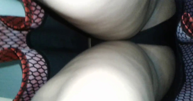 Full Under Skirt View