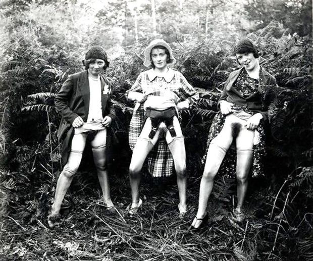 Under Skirt Vintage Pussy