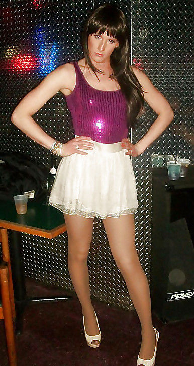 Nice Leggy Dark Haired In Beautiful Outfit